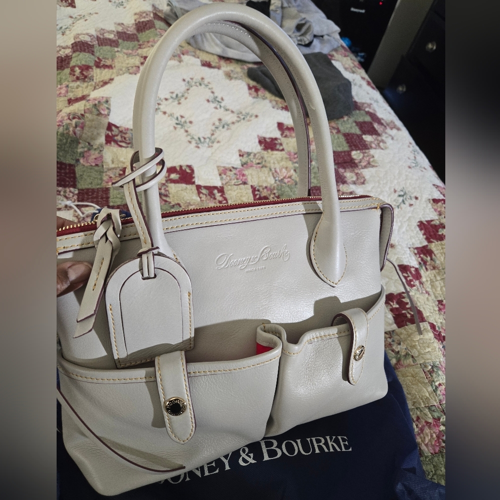 Dooney & Bourke Florentine Leather Zip Tote – Light Gray / Red Interior (NEW)